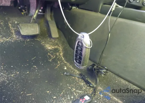 2023 Hyundai Elantra Sel z USA, uszkodzony, nr VIN 5NPLS4AG6PH107545